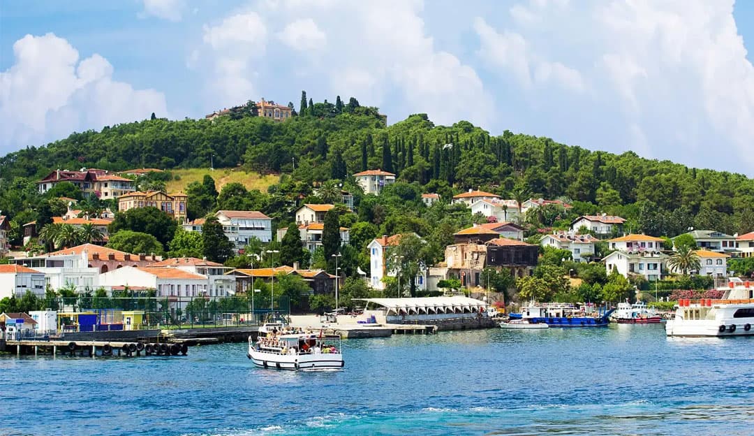 Istanbul Ganztages Prinzeninseln Tour - Büyükada, Kınalıada inkl. Mittagessen und Transfer
