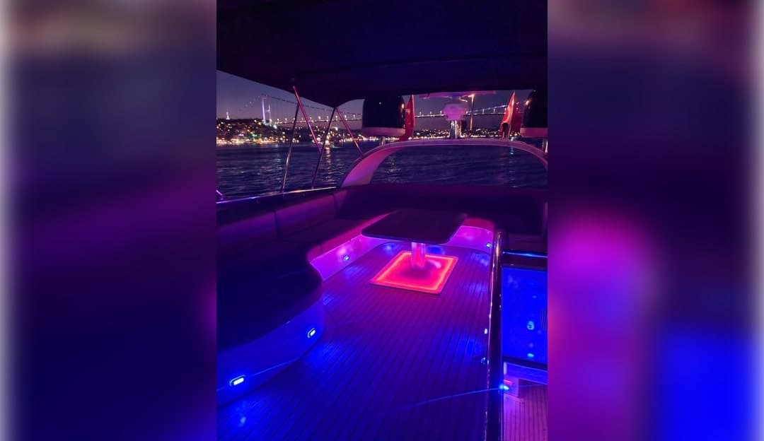 Istanbul Bosphorus Tour with Private Yacht for 1-10 People 4