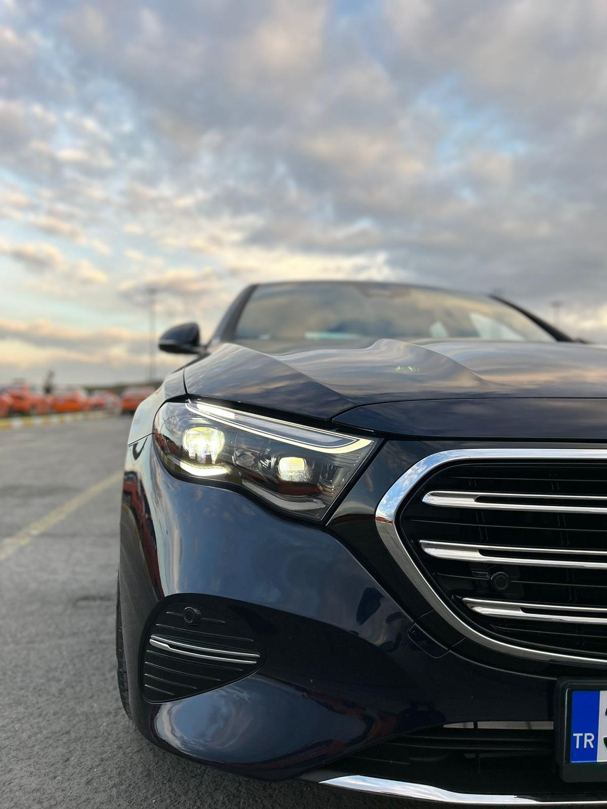 Izmir Airport Transfer Options Compared 2026 — IZBAN vs Taxi vs Private Transfer Price Analysis