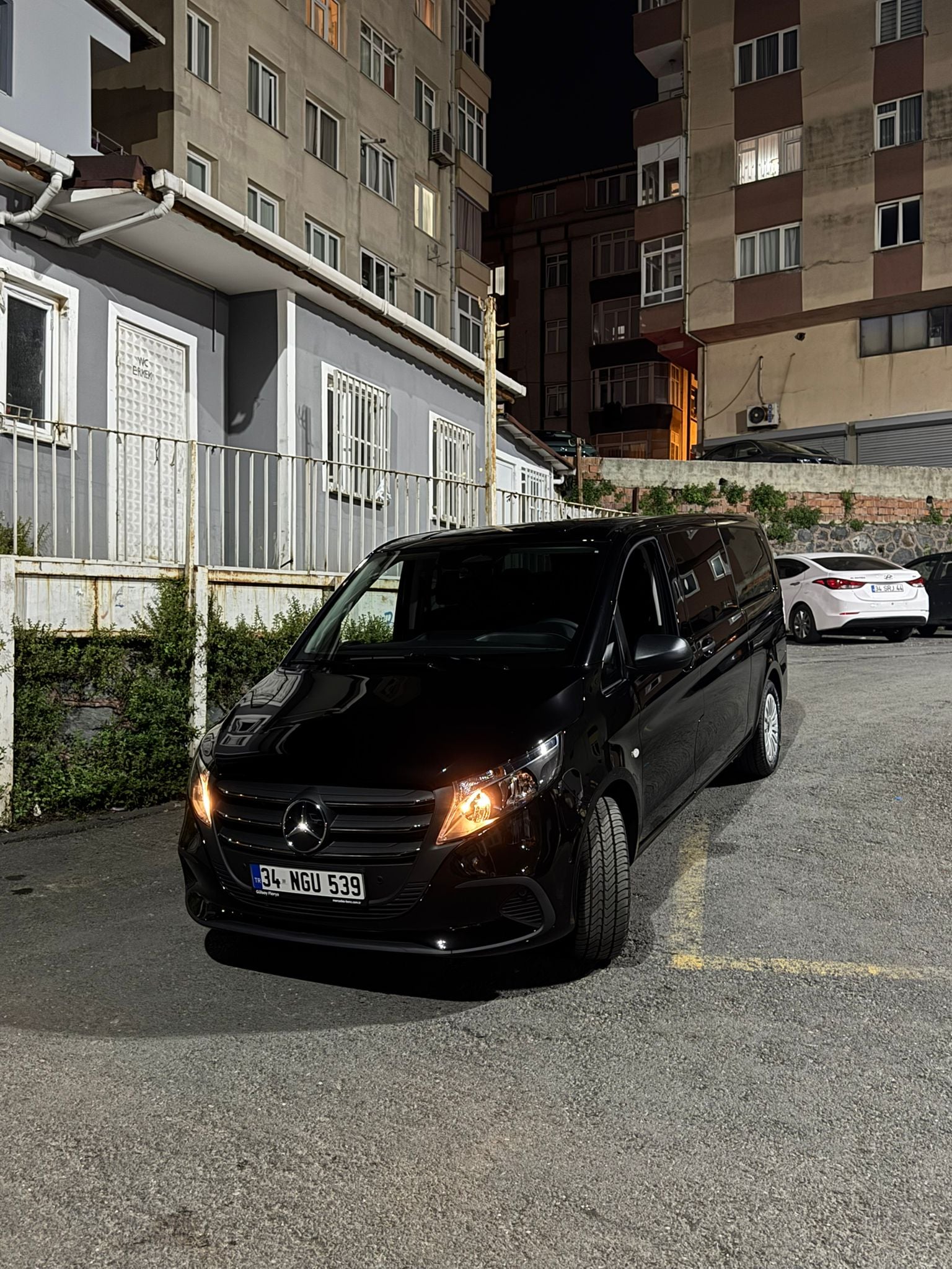 İzmir Adnan Menderes Havalimanı Selcuk Sedan Transferfahrzeug